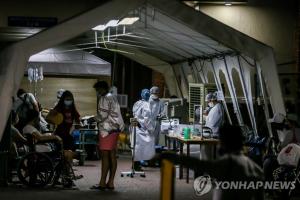 위기의 필리핀 의료진…코로나19로 최소 12명 사망·테러당해